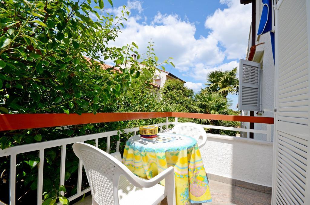 Dea Apartment *